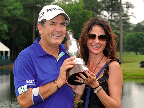 colene and frost holding trophy